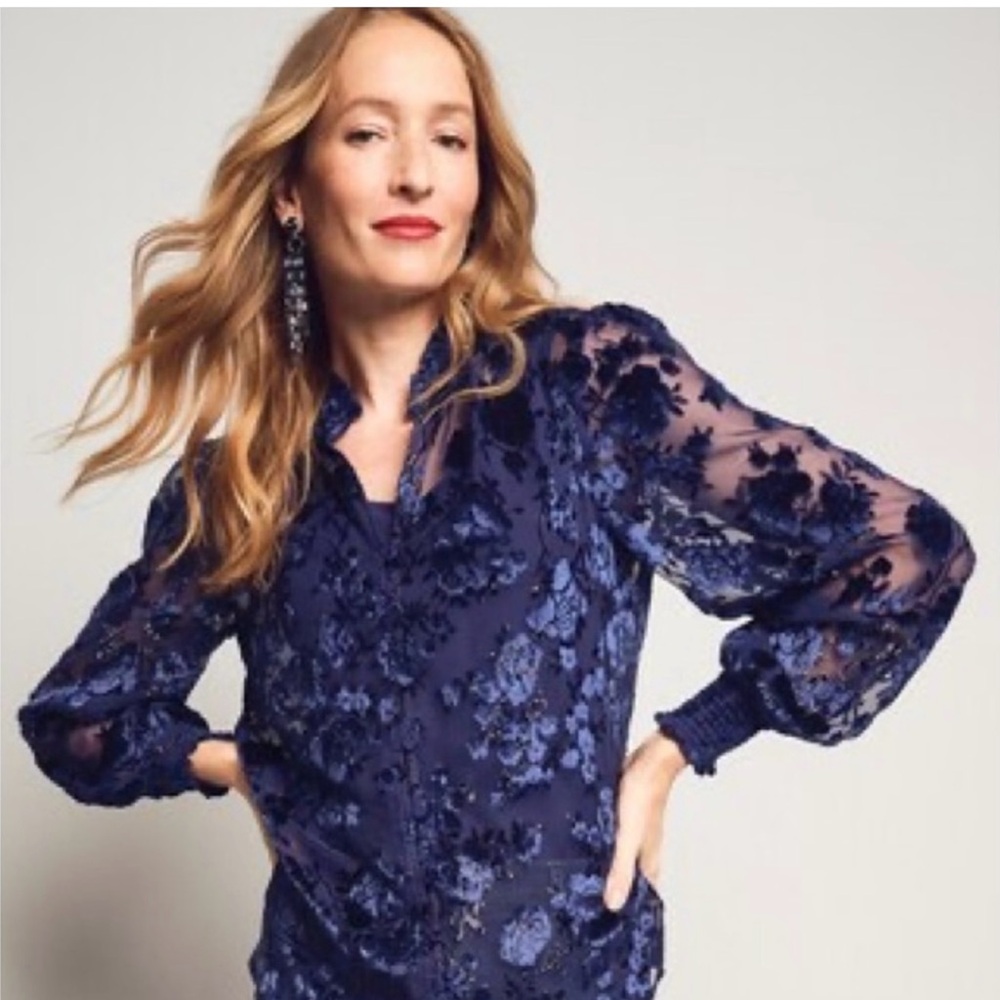 Stunning Chicos burnout blouse! NWT